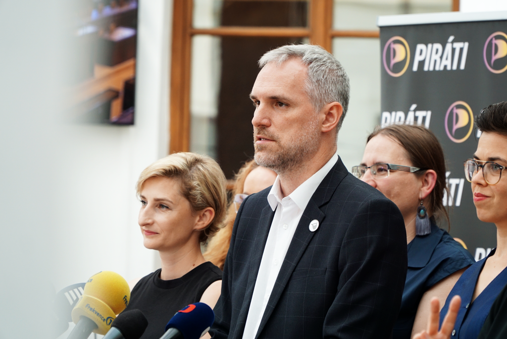 EET veřejné finance nezachrání, říkají Piráti. Vláda přeceňuje jeho přínosy
