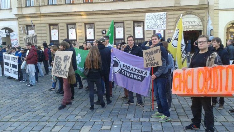 Dělnická mládež demostruje v Olomouci? To si nenecháme ujít!