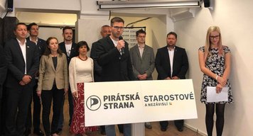 Spojujeme síly! Zahájení kampaně Pirátů a Starostů před volbami do zastupitelstev obcí 2018 v Olomouci